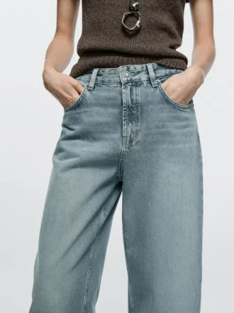 Jeans mit hoher Taille und Barrel-Passform
