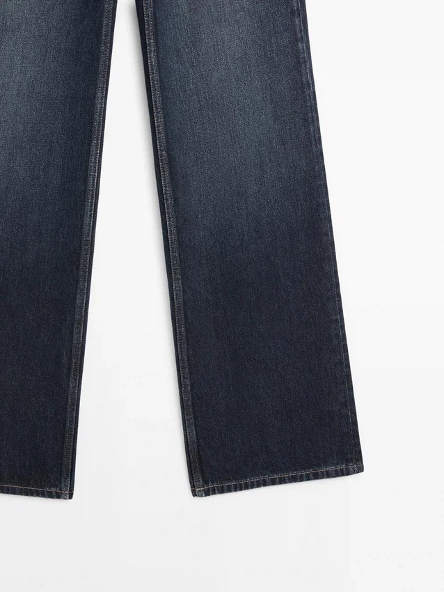 Jeans mit hoher Taille und weitem Bein Jeans mit hoher Taille und weitem Bein