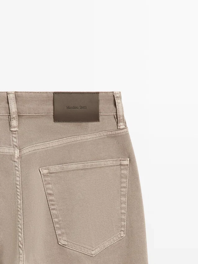 Jeans mit konischer Passform Jeans mit konischer Passform