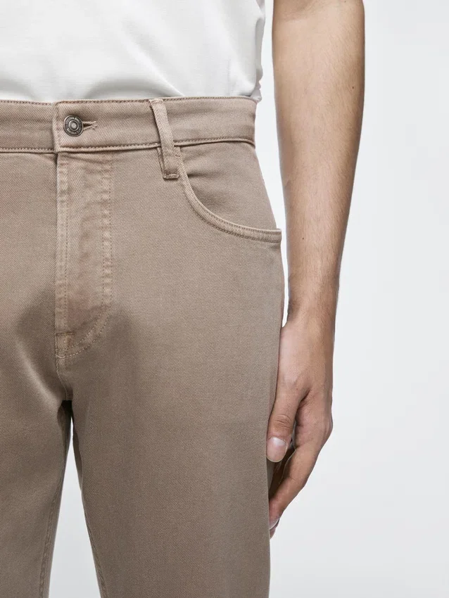 Jeans mit konischer Passform Jeans mit konischer Passform