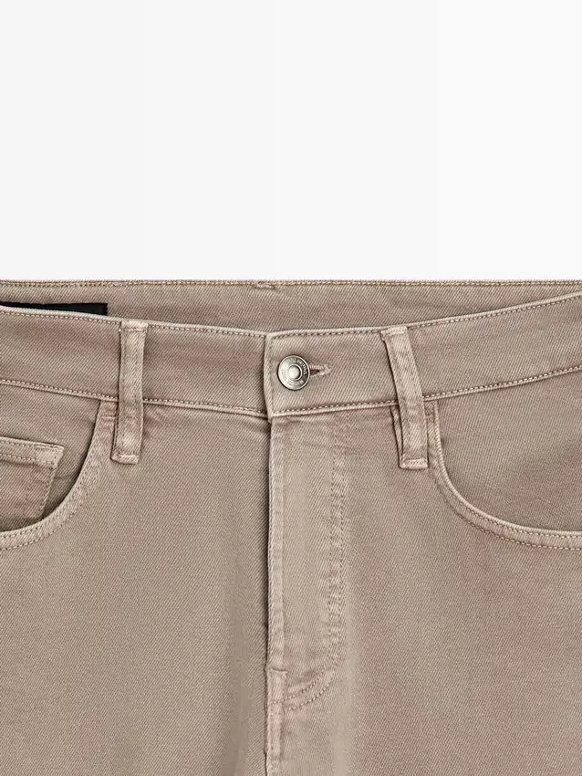 Jeans mit konischer Passform Jeans mit konischer Passform
