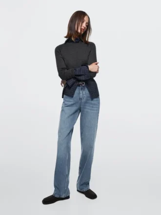 Jeans mit mittlerer Leibhöhe und geradem Bein Jeans mit mittlerer Leibhöhe und geradem Bein