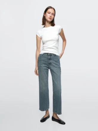 Jeans mit mittlerer Leibhöhe und Schlag