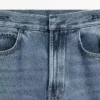 Jeans mit mittlerer Leibhöhe und Schlag Jeans mit mittlerer Leibhöhe und Schlag