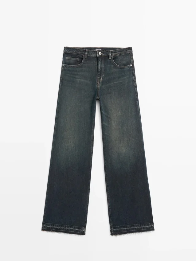 Jeans mit mittlerer Leibhöhe und Schlag Jeans mit mittlerer Leibhöhe und Schlag