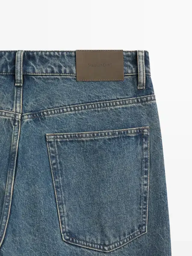 Jeans mit weitem Bein Jeans mit weitem Bein