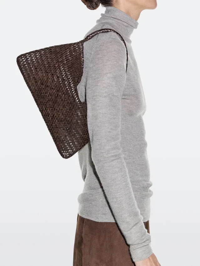 Kleine geflochtene Lederschultertasche Kleine geflochtene Lederschultertasche