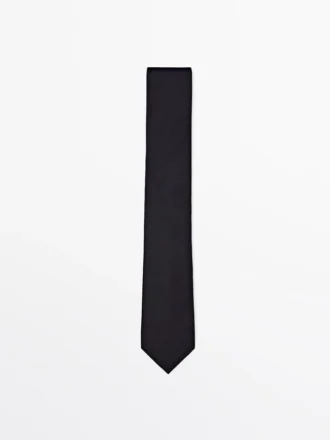 Krawatte aus Baumwoll-Seiden-Mischgewebe im Twill-Muster Krawatte aus Baumwoll-Seiden-Mischgewebe im Twill-Muster