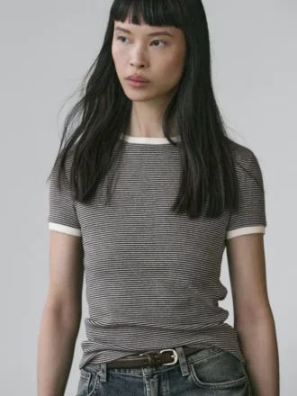 Kurzarm-T-Shirt mit Kontrastdetails Kurzarm-T-Shirt mit Kontrastdetails