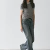 Kurzarm-T-Shirt mit Kontrastdetails Kurzarm-T-Shirt mit Kontrastdetails