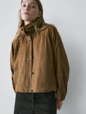 Kurze Bomberjacke aus Wildleder Kurze Bomberjacke aus Wildleder