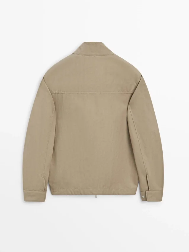 Kurze Jacke mit Taschendetails Kurze Jacke mit Taschendetails