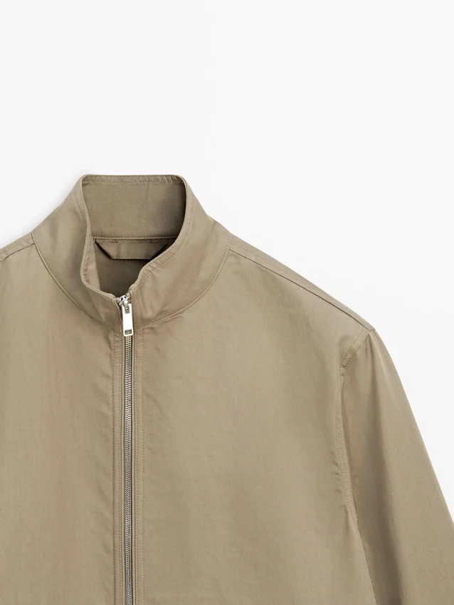 Kurze Jacke mit Taschendetails Kurze Jacke mit Taschendetails