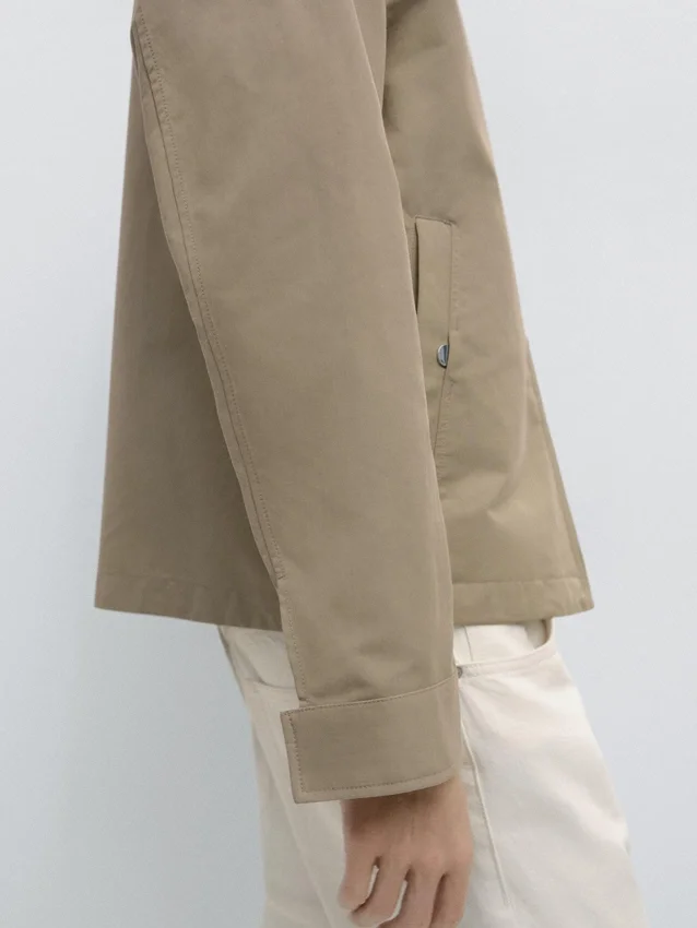 Kurze Jacke mit Taschendetails Kurze Jacke mit Taschendetails