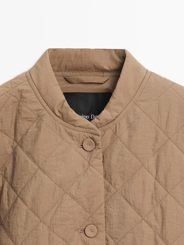 Kurze, leichte Daunenjacke Kurze, leichte Daunenjacke