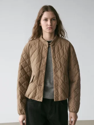 Kurze, leichte Daunenjacke Kurze, leichte Daunenjacke