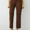 Kurze Wildleder-Hose mit Kordelzug Kurze Wildleder-Hose mit Kordelzug