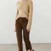 Kurze Wildleder-Hose mit Kordelzug Kurze Wildleder-Hose mit Kordelzug
