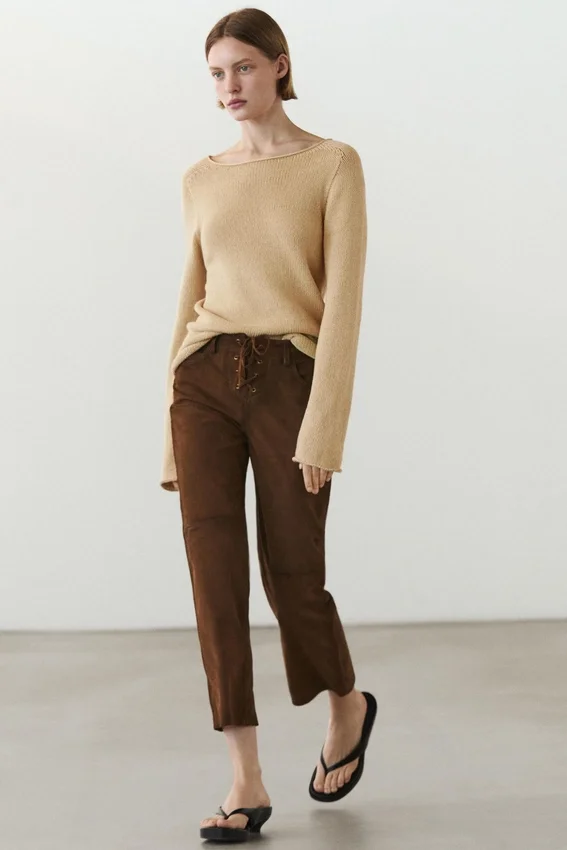 Kurze Wildleder-Hose mit Kordelzug Kurze Wildleder-Hose mit Kordelzug