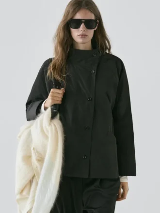 Kurzer, wattierter Parka mit Kragen