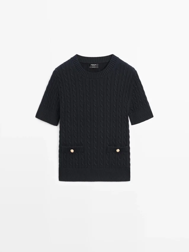 Kurzärmeliger Pullover aus geflochtenem Strick Kurzärmeliger Pullover aus geflochtenem Strick