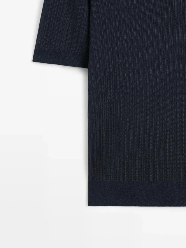 Kurzärmeliges Poloshirt aus strukturiertem Strick Kurzärmeliges Poloshirt aus strukturiertem Strick