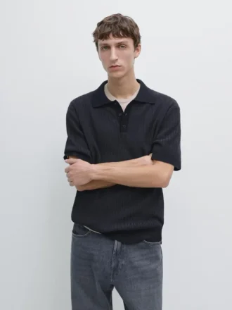 Kurzärmeliges Poloshirt aus strukturiertem Strick Kurzärmeliges Poloshirt aus strukturiertem Strick