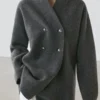 Langer Zweireiher-Cardigan aus Wolle Langer Zweireiher-Cardigan aus Wolle