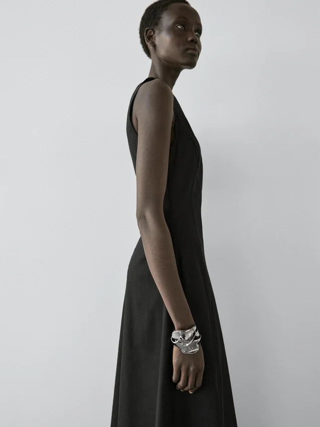 Langes, fließendes Leinen-Mischung-Kleid Langes, fließendes Leinen-Mischung-Kleid