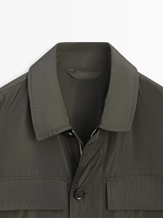 Leichte Jacke mit Taschen Leichte Jacke mit Taschen