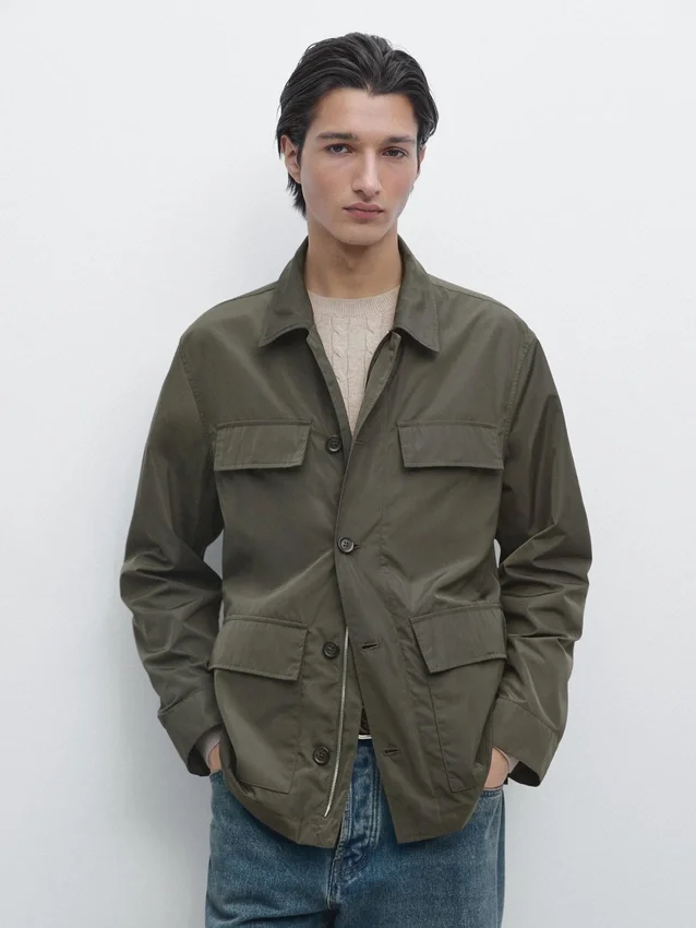 Leichte Jacke mit Taschen Leichte Jacke mit Taschen