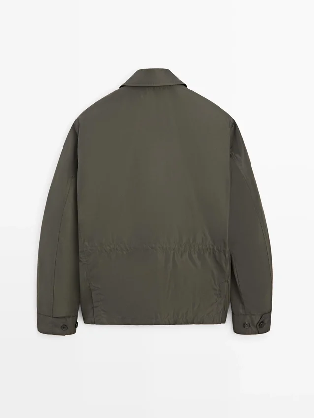 Leichte Jacke mit Taschen Leichte Jacke mit Taschen