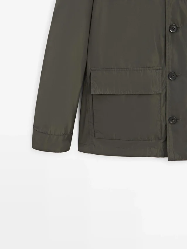 Leichte Jacke mit Taschen Leichte Jacke mit Taschen