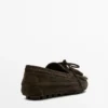 Loafer aus Spaltveloursleder mit Fransen und Quasten