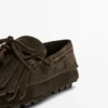 Loafer aus Spaltveloursleder mit Fransen und Quasten