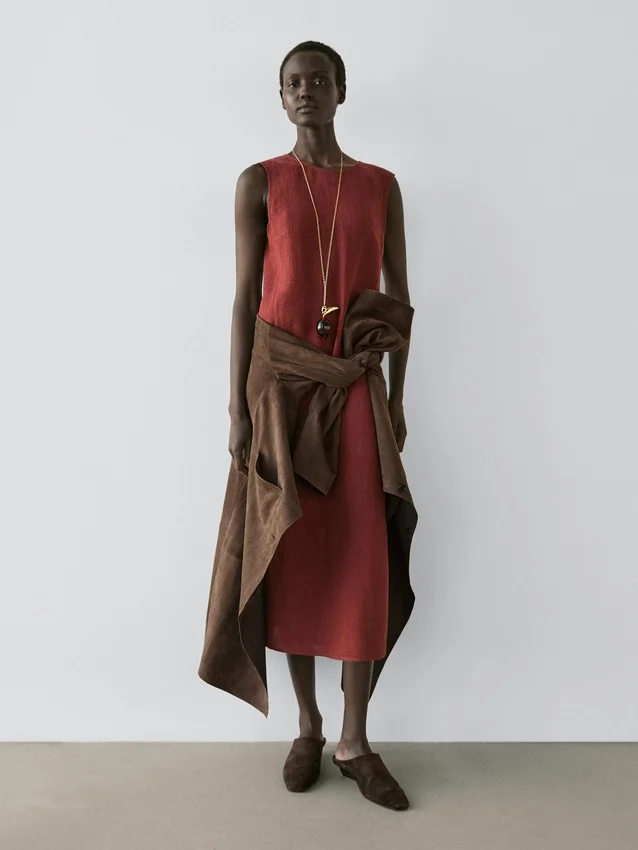 Midi-Kleid aus 100 % Leinen Midi-Kleid aus 100 % Leinen