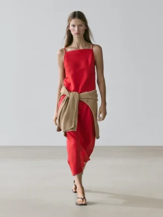 Midi-Kleid aus Leinen mit geradem Ausschnitt Midi-Kleid aus Leinen mit geradem Ausschnitt
