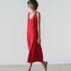 Midi-Kleid aus Leinen mit Trägern Midi-Kleid aus Leinen mit Trägern