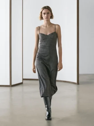 Midi-Kleid mit Trägern Midi-Kleid mit Trägern