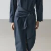 Midi-Kleider mit Schals Midi-Kleider mit Schals