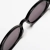 Mini-Sonnenbrille in ovaler Form Mini-Sonnenbrille in ovaler Form