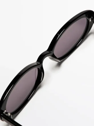 Mini-Sonnenbrille in ovaler Form Mini-Sonnenbrille in ovaler Form
