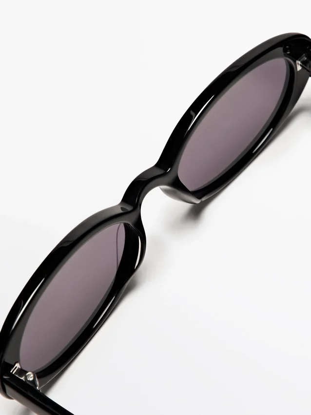 Mini-Sonnenbrille in ovaler Form Mini-Sonnenbrille in ovaler Form