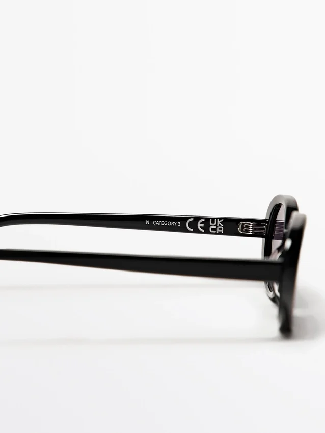 Mini-Sonnenbrille in ovaler Form Mini-Sonnenbrille in ovaler Form