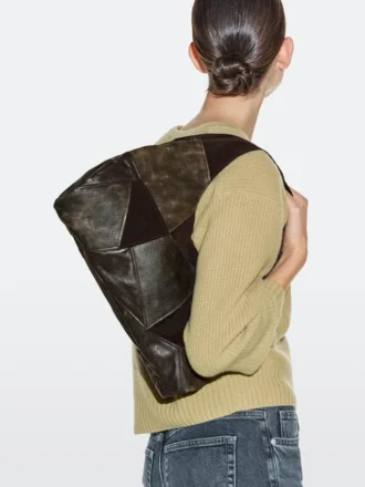 Mittelgroße Patchwork-Tasche aus Wildleder Mittelgroße Patchwork-Tasche aus Wildleder