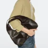 Mittelgroße Patchwork-Tasche aus Wildleder Mittelgroße Patchwork-Tasche aus Wildleder