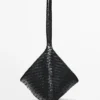 Mittelgroße Schultertasche aus geflochtenem Leder Mittelgroße Schultertasche aus geflochtenem Leder