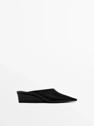 Mules mit Keilabsatz Mules mit Keilabsatz