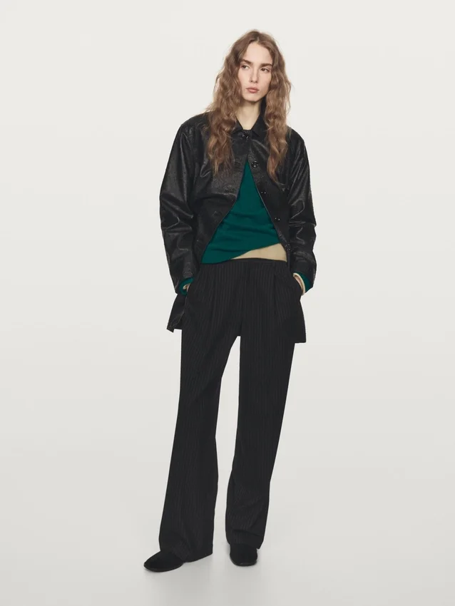 Nadelstreifen-Hose mit weitem Bein Nadelstreifen-Hose mit weitem Bein