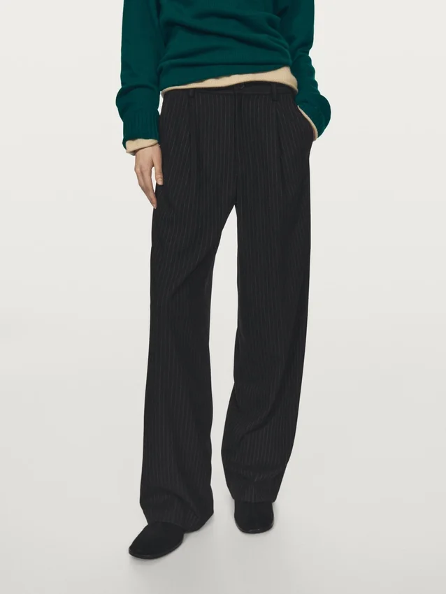 Nadelstreifen-Hose mit weitem Bein Nadelstreifen-Hose mit weitem Bein
